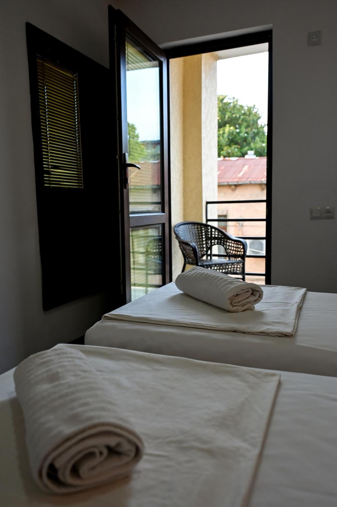Starhostel Kutaisi Exterior photo